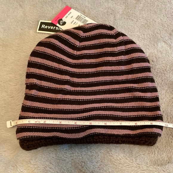 Roxy reversible striped beanie, light purple and dark brown stripe, NWT - Picture 10 of 11